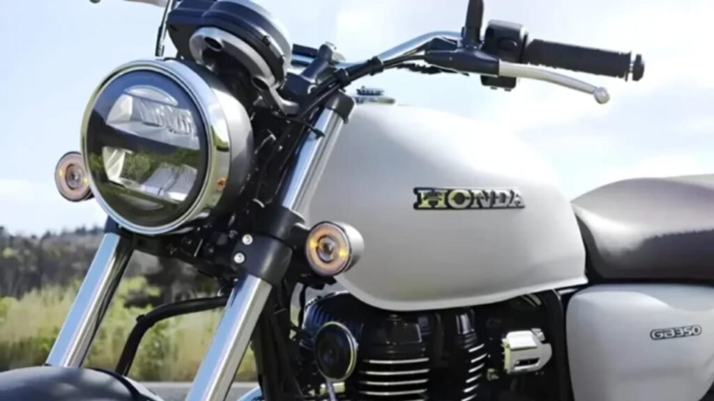 Honda CB350C 2025 – 348cc Engine, 30Nm Torque & Retro-Cruiser Design Starting at ₹70,000!